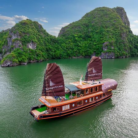 Sunlight Boutique Cruise - Cat Ba Island Hotel Ha Long Exterior photo