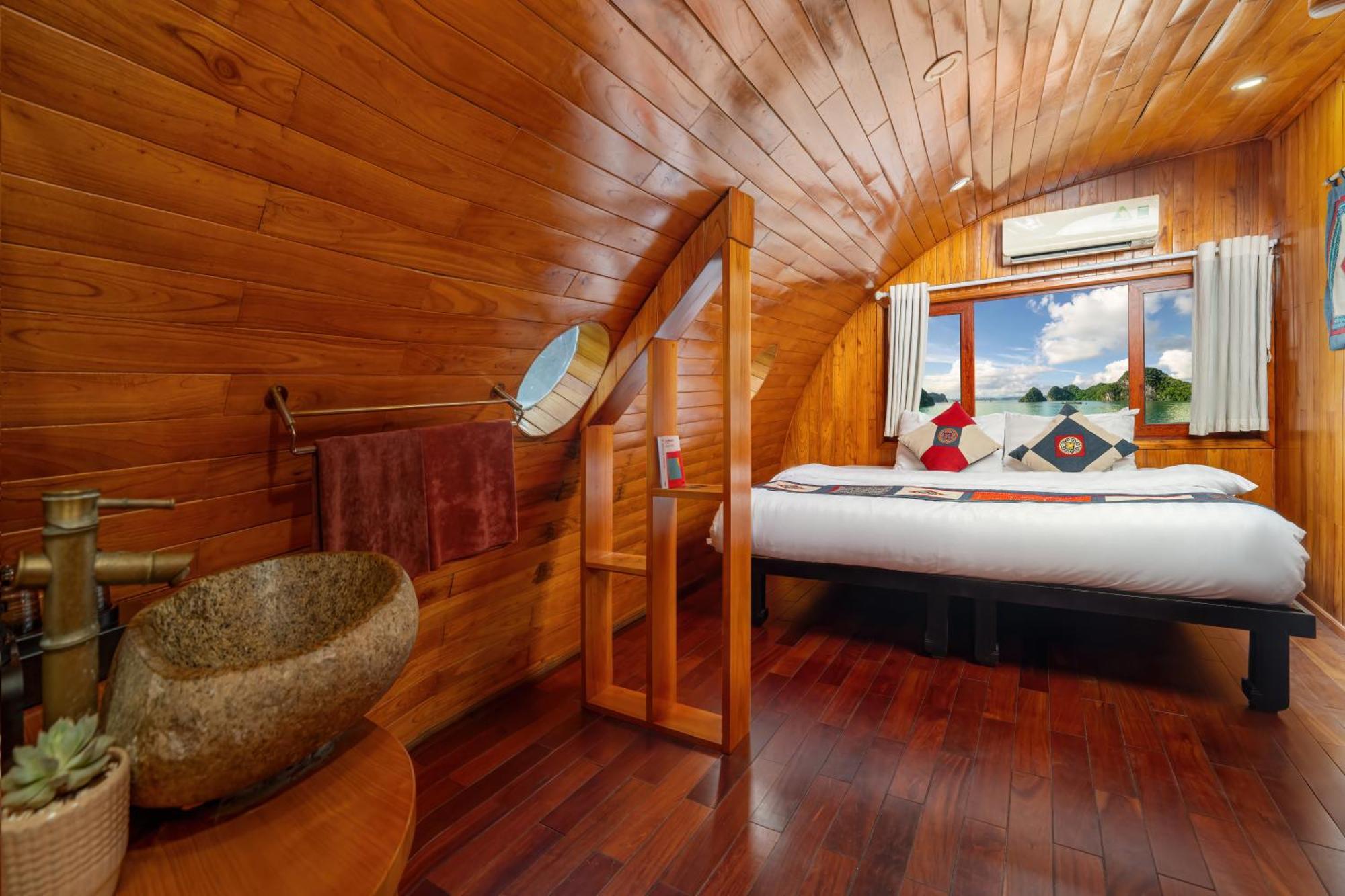 Sunlight Boutique Cruise - Cat Ba Island Hotel Ha Long Exterior photo
